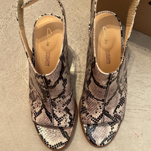 Brand new Clarks snakeskin print pumps - Picture 2 of 5
